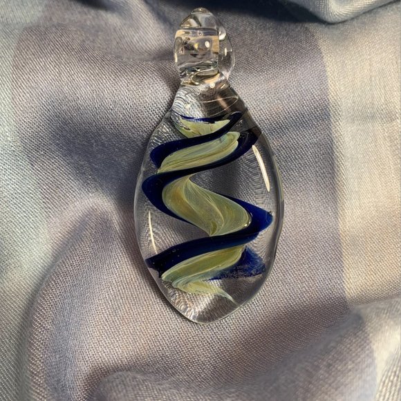 Source Unknown Jewelry - Clear Glass Pendant with Serpentine Scroll-work Inside